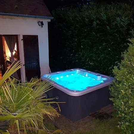 Entiere 200m² Hotel Saint-Nom-la-Breteche